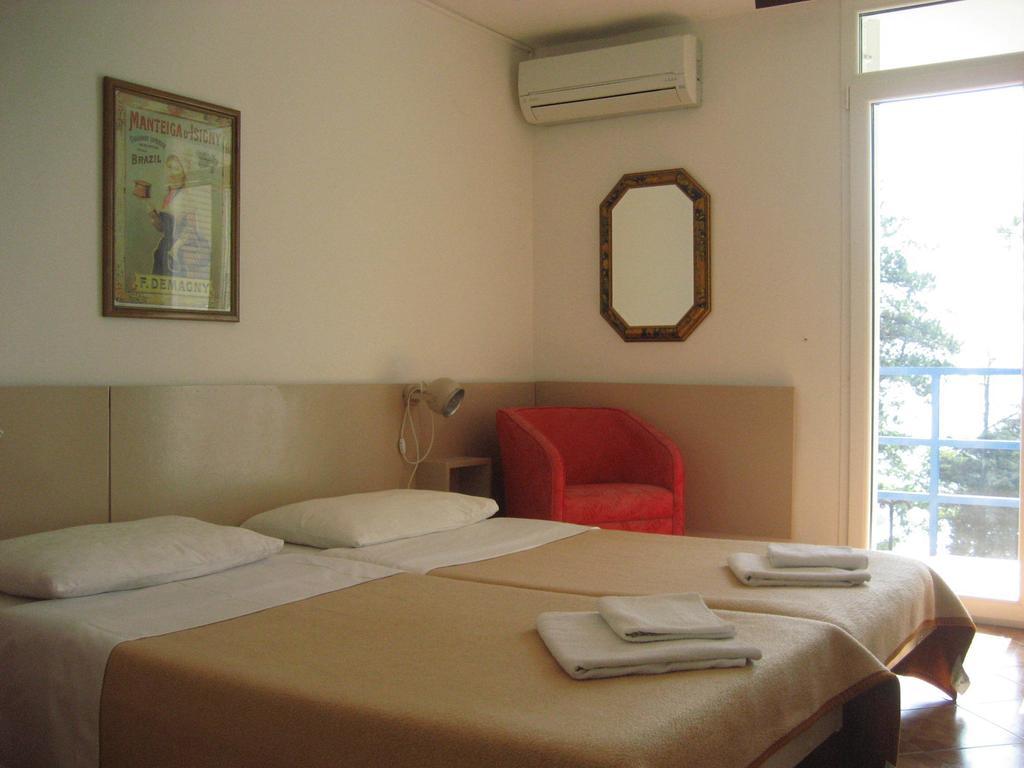 Adria Beach Guest House Novi Vinodolski Rom bilde