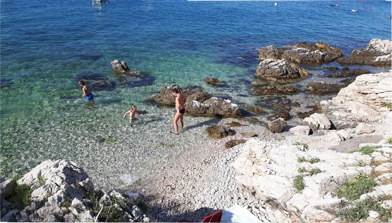 Adria Beach Guest House Novi Vinodolski Eksteriør bilde
