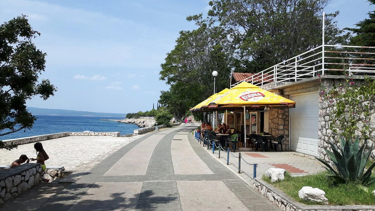 Adria Beach Guest House Novi Vinodolski Eksteriør bilde